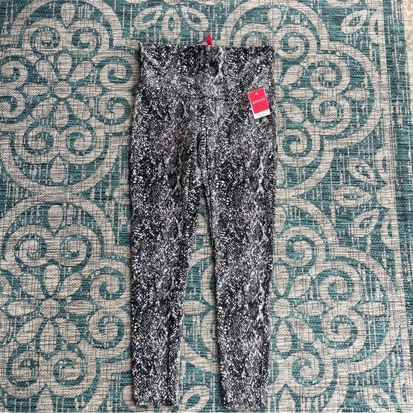 Spanx Faux Leather Snake Shine Leggings - Picture 5 of 15